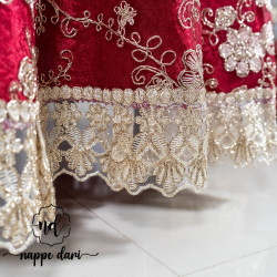 Nappe ronde tulle rouge motif branches de fleurs gold